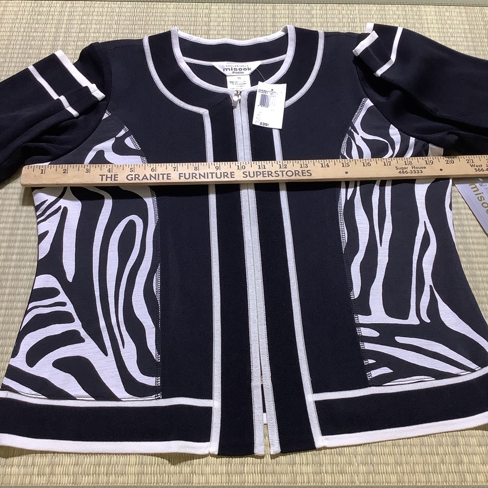 NWT Exclusively Misook Sweater Cardigan  Black and White Knit Jacket - Picture 3 of 5
